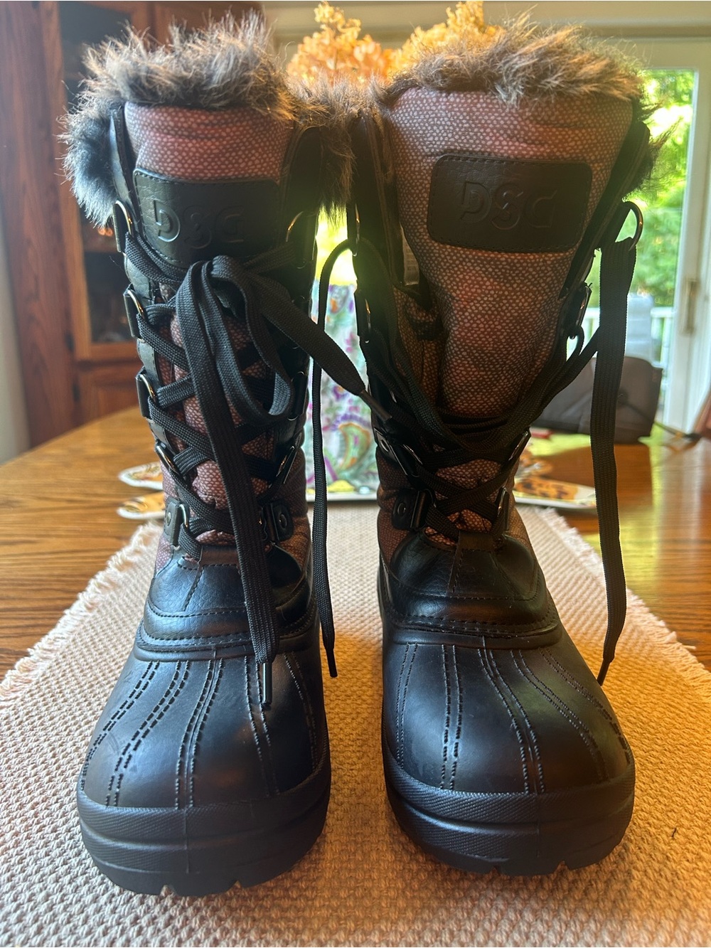 DSG Brown and Black Women's Lace-Up Faux-Fur Winter Boots